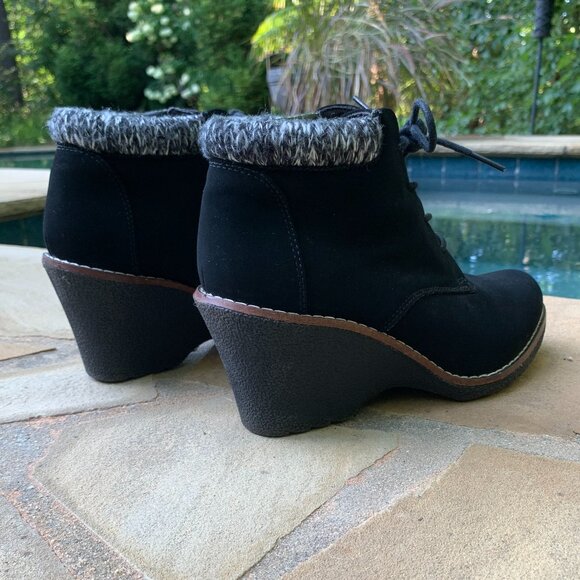 White Mountain Lilac Faux Suede Wedge Ankle Booties Sz 7.5 - Picture 7 of 14